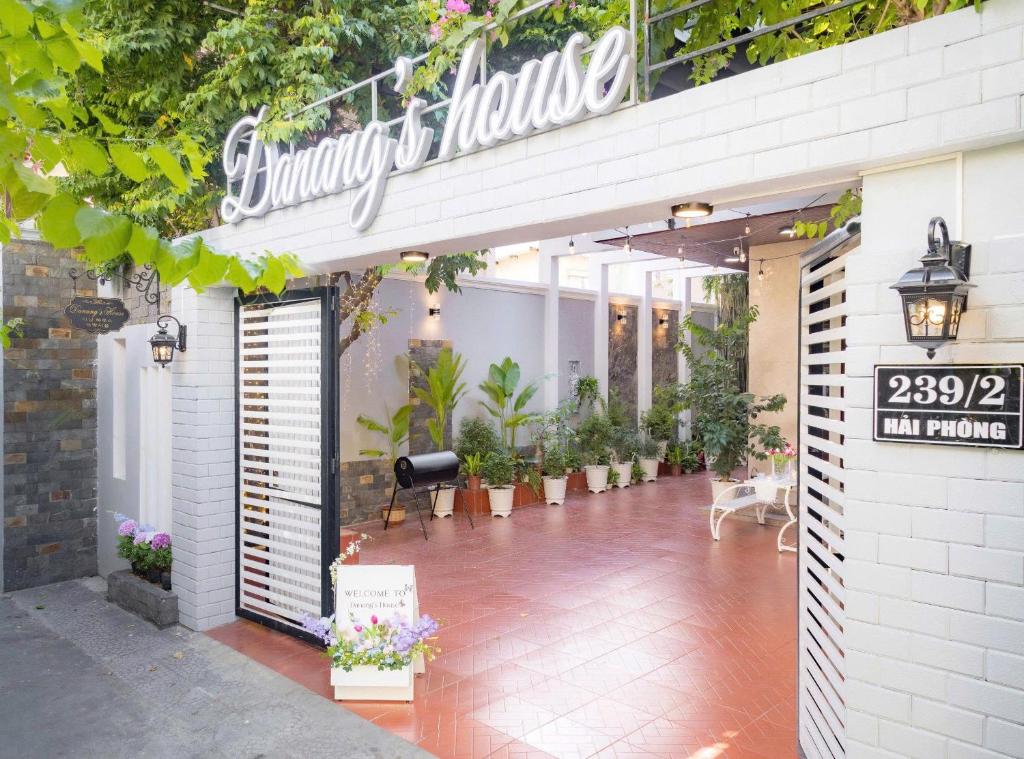 Danang's house