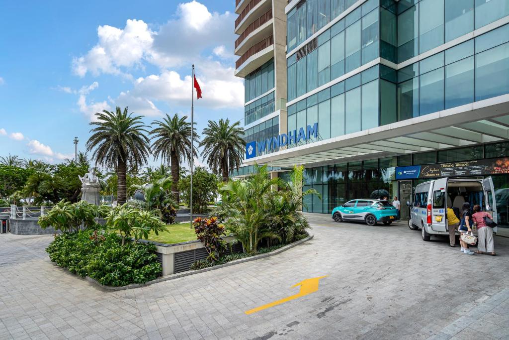 DiStay Beachfront Suites