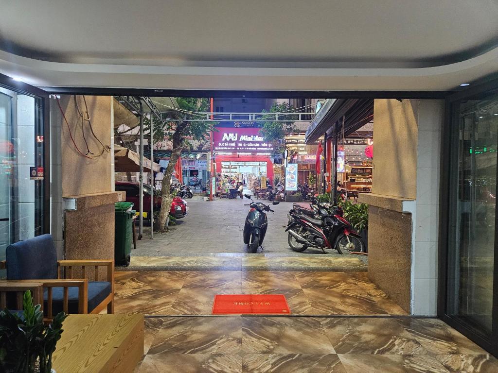 SAM Hotel and Apartment Danang - 150m to the beach & 200m to An Thuong area