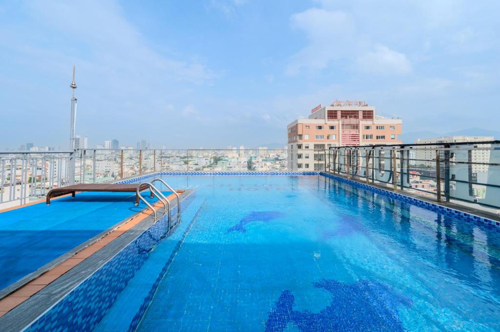 Maxhome Luxury Hotel