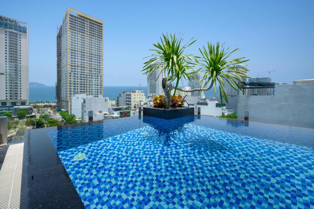 Tashi Ocean Hotel & Apartment Da Nang - Rooftop Pool