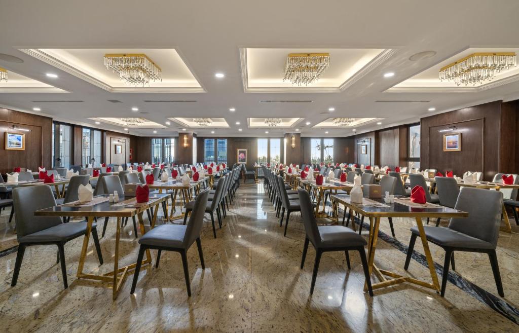 Golden Lotus Luxury Hotel Danang - Complimentary Daily Afternoon Tea