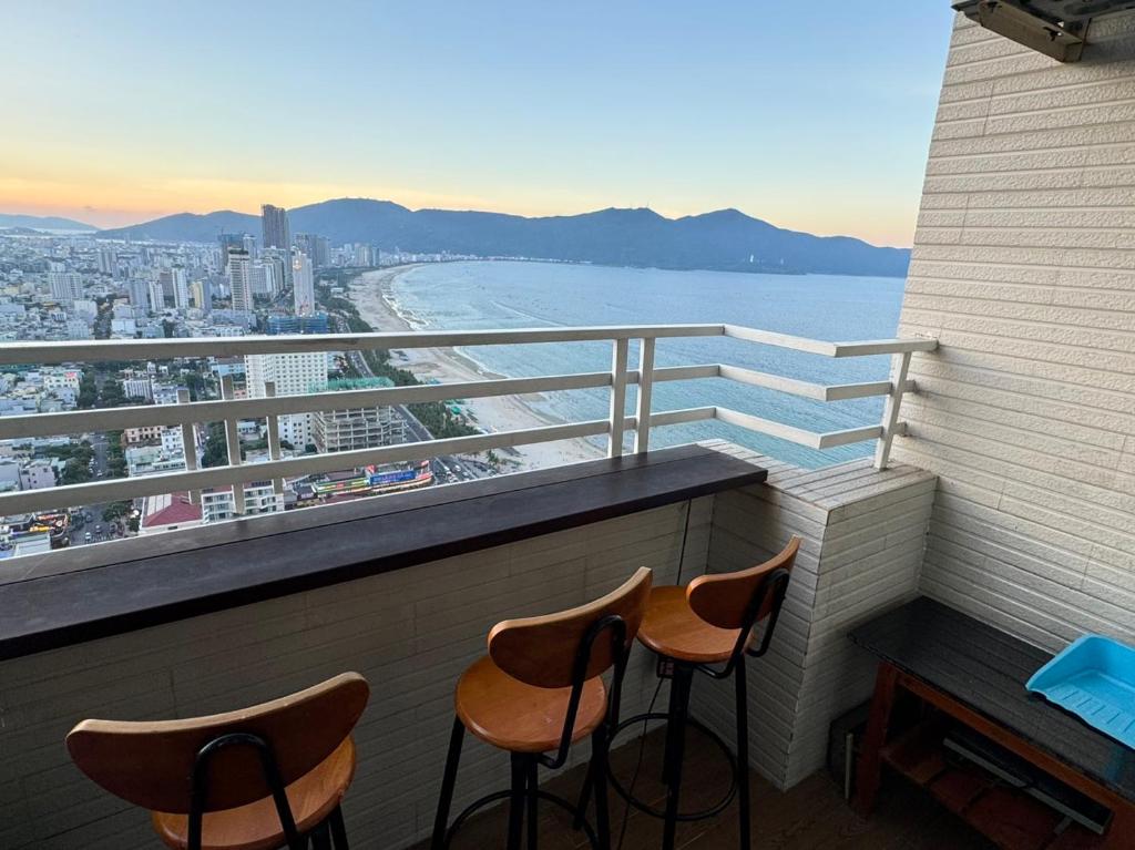 Modern Seaview Apt next to Walking St & My An Beach