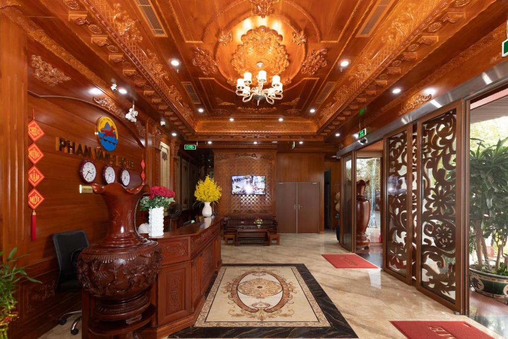 Quan Cuong Da Nang Beach Hotel