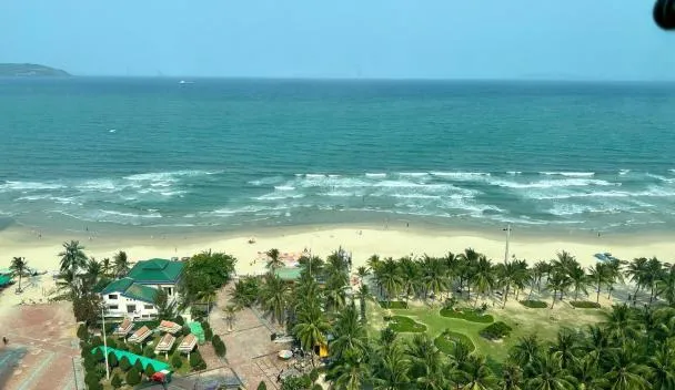 Ocean View Apartment near My Khe Beach