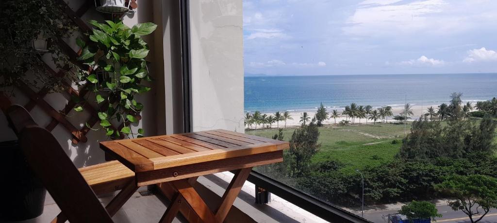 Beachfront Luxury Apartment - Rooftop pool - Da Nang