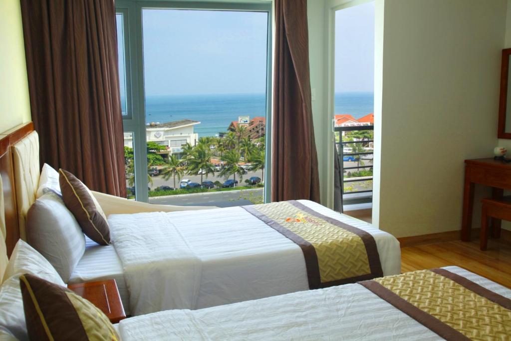 DaNa Sailing Hotel