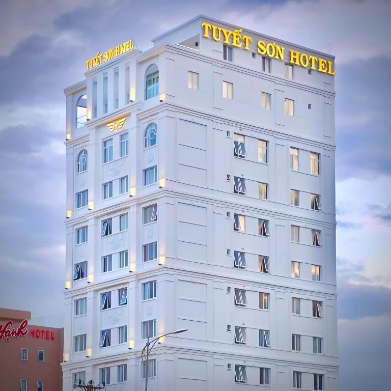 Tuyet Son Hotel (TS Ocean Hotel)