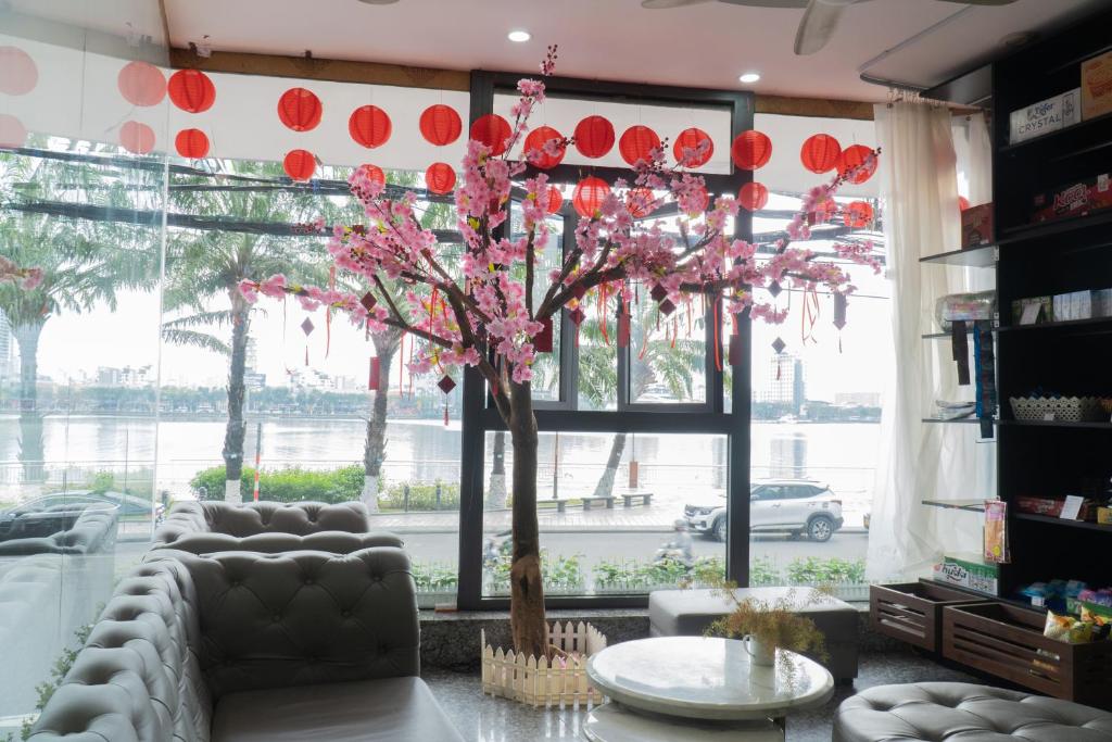 Happy Day Riverside Hotel & Spa Danang