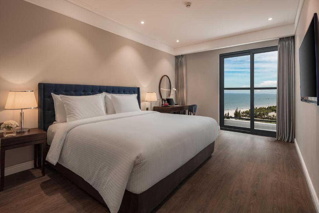 Luxury Apartment with Ocean View - 1 minute to beach