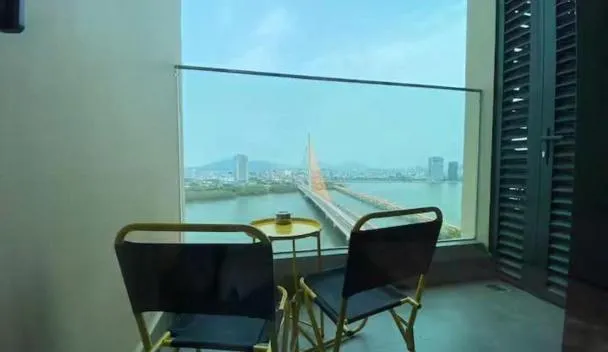 Lux Panoma River View Apt