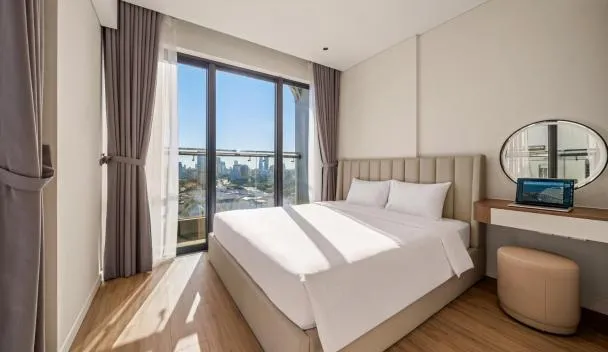 Luxury Apartment in Times Square - My Khe Center - Pool & Gym - High Speed Wifi