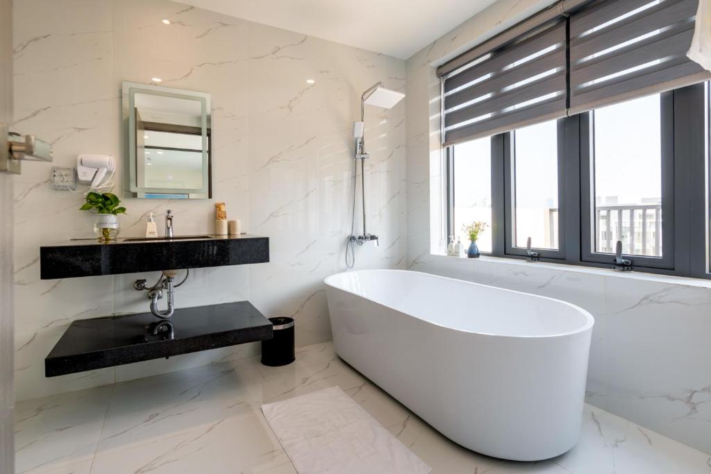 The Home Hotel & Apartment