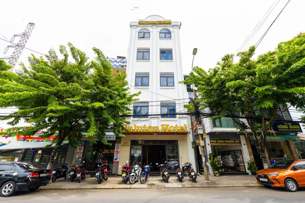Saluton Hotel