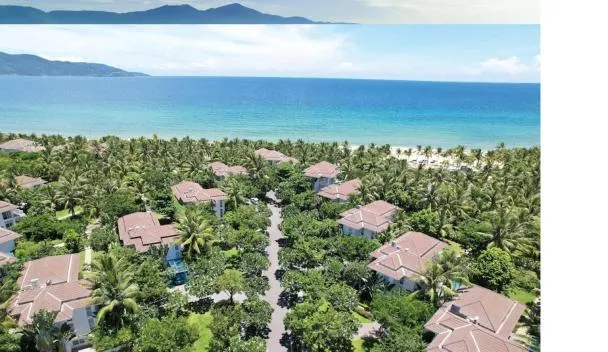 Family Premier Beach Pool Villa Danang