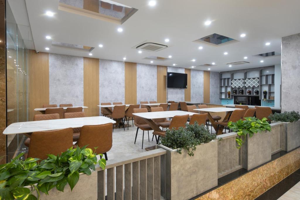 Hummer Hotel & Apartment Da Nang Beach