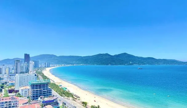 Apartment with My Khe beach view