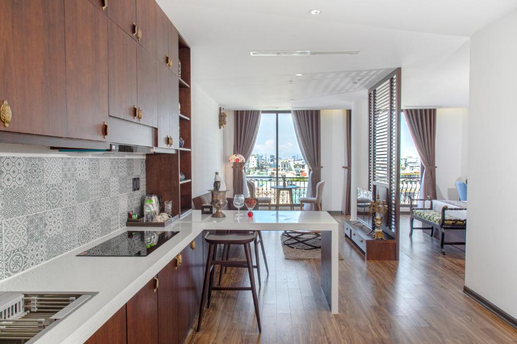 Dong Duong Hotel & Suites - City Central - Afternoon Tea Inclusive