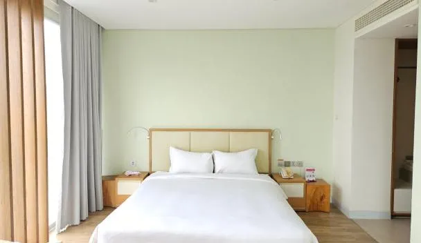 Signature Beachfront Hotel Danang